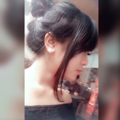 Rizkajanuarizal's profile picture. Gak ada pacar juga gak bakal mati. Gak ada pacar,langit gak bakal runtuh