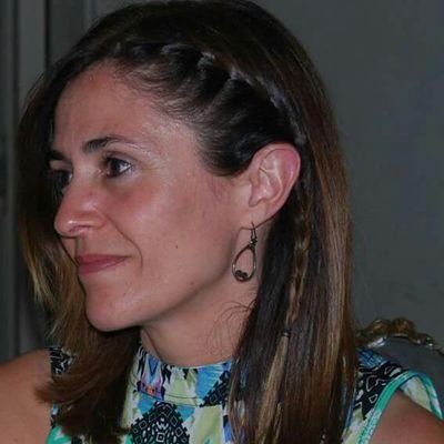 Maestra de educación infantil y periodista.