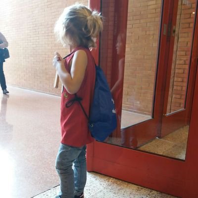 De oído asíncrono. ¿Qué? Profesor de matemáticas en Sevilla. Creador de @retomates