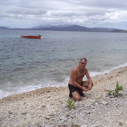 Just an ordinary guy that loves to go fishing, sell fishing tackle, BBQ's with friends.
I am an online internet marketer, sort of, just dabbling.
