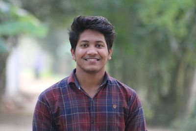 খুব সাধারণ কেউ! নিজেকে নিয়ে ভাবতে ভালো লাগে। দেশকে নিয়ে চিন্তা করতে ভালো লাগে।অসহায় মানুষদের পাশে থাকতে ভালো লাগে। ভালবাসতে ভালো লাগে😊