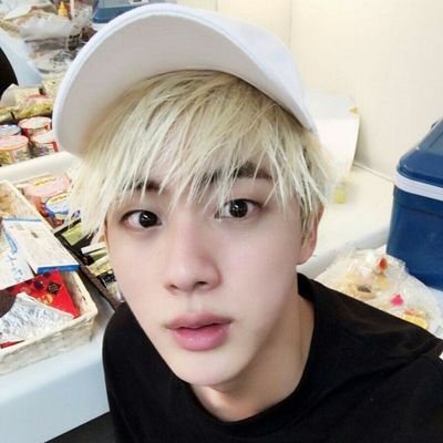 uchittebayo's profile picture. moved: @_taemeetsevil