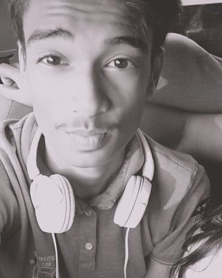 snapshot232's profile picture. I am not good with words . But i have some crazy ideas that i want to share with YOU . HOPE YOU UNDERSTAND ME 😂