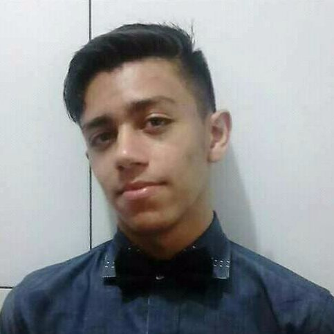 eu sou mais que um homem
eu sou uma ideia
uma atitude
uma filosofia
e eu vou viver pra sempre
dentro dos infelizes
