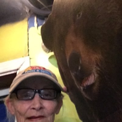 Bonniesatva1's profile picture. Born and raised in Memphis, expat to Florida & returned with another degree in tow.