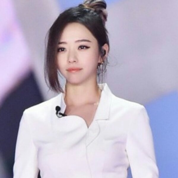 UtkAda1's profile picture. 愿历经千帆，归来仍是少年。Success is not final ,and failure is not fatal ;it is the courage to continue that counts.