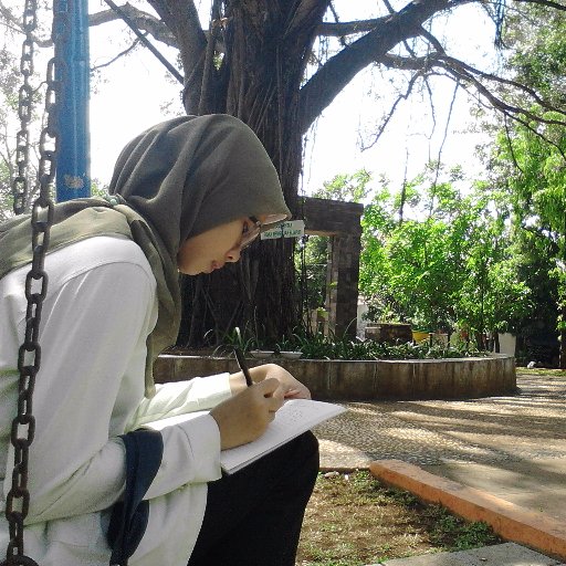 nanaarifin19's profile picture. A daughter