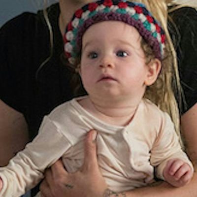 I'm the daughter of Ben Solo and the older twin to Brynn. I love donuts and hats, I am not a princess no matter what Brynn says.