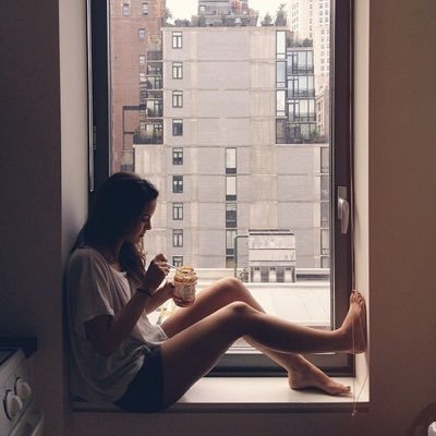 CamilaMrpg's profile picture. Blue