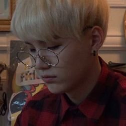 ❀K-pop❀EXO❀BTS❀GOT7❀SHINEE ❀BIGBANG ❀NCT U ❀NCT127 ❀NCT Dream❀ Mamamoo ❀ Red velvet ❀ Seventeen ❀
Убиваюсь по кореясам 24\7❀
взаимна всем кто по корейцам❀