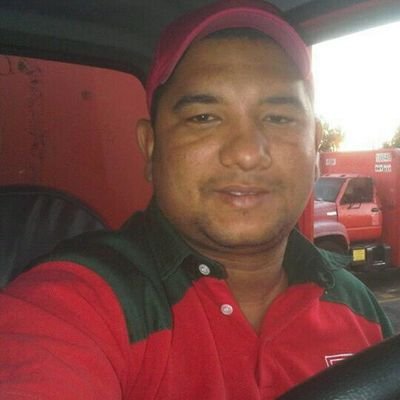 Técnico electricista, Deportista y Enamorado de mi Familia.