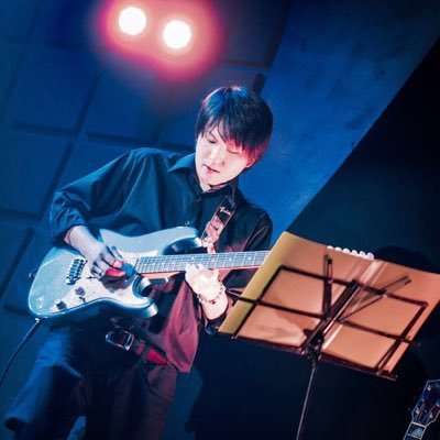ichirou162003's profile picture. 斎藤一郎 作編曲家、ギタリスト。onetrap所属 【works】especia/大河内美紗/加賀谷はつみ/木村結香/Kecori/田中彪/田中美里/中崎絵梨奈/引田香織/福島和可菜/藤社優美/星野雄太/宮崎理奈/etc.ライブサポート、REC、楽曲提供、編曲等で参加。 お仕事依頼、レッスン等はDMへご連絡下さい。