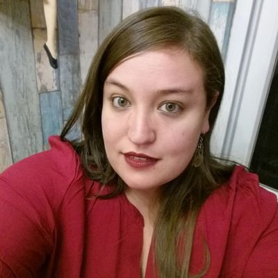 Liliandina's profile picture. Soy amante de la vida, la cultura y la buena lectura. Informática hasta los huesos, soñando con sacar mi ingeniería, titulo en Ñoñeria pura y Chuncha de ♥