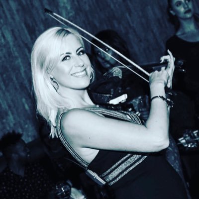 London-based Violinist. Playing every night @PhantomOpera. Toured with @Adele @MichaelBuble & more. Global Wedding Award 2021 Wedding Musician of the Year