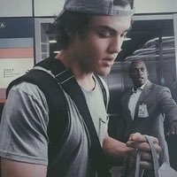 DON'T FOLLOW!!! INSTEAD FOLLOW @REMORSEDOLAN MAYBE LIKE AND RT THE PINNED TWEET 💖