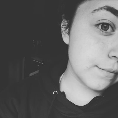 minilocker's profile picture. TØP Trash...dont ask...we're broken people...and there's a screen on my chest...💀👽