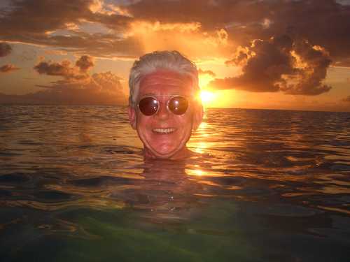 hce's profile picture. here comes everybody