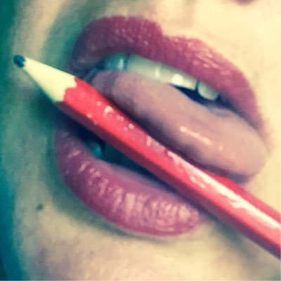 I'm a script developer & copywriter specialising in #sexpositive content, #ethicalporn & all things #pleasure. Love a good pencil. 💋✏️