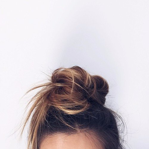 chrln_fvr's profile picture. 🤖 Chatbot Product Owner @ai_levia // Social Media @Selectionnist 🖖 • Ex @stylistfrance @marieclaire_fr • Follow #uxdesign #startup #brandcontent #chatbot #AI