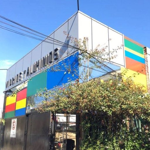 Dedicados por más de 20 años a la Comecialización de Vidrio y Aluminio, caracterizandose por la versatilidad de sus diseños, adaptada a tus necesidades