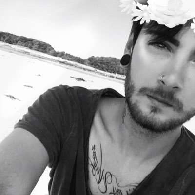 21 Yld || #Rouen || #InkedBoy || #Portugais || Snap : AlexxDlly || insta : AlexxDlly