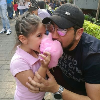 RobbCharly's profile picture. 