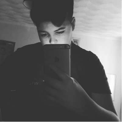 16yrs Old Scottish Paladin Player On PS4. (if you are up for a game send me a friend request my PSN username is : ewanmclaren2001) (YOUTUBE NAME IS RADION)