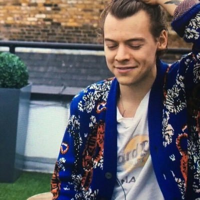 follow @kittenxstyles, she gave you this follow 🥀