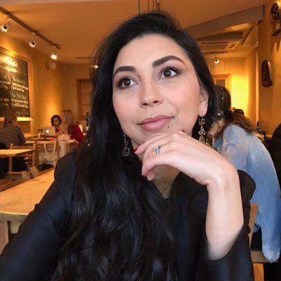 Founder @saveyrwardrobe -
#Fashion #FashionTech #SustainableFashion