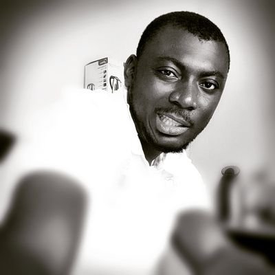 @yessdelux ⬜ LENOIRKONSUIT ⬜ : twitter / instagram : @yvessdelux / FB : yves aime agbassi /
Je suis Chic et Rebelle