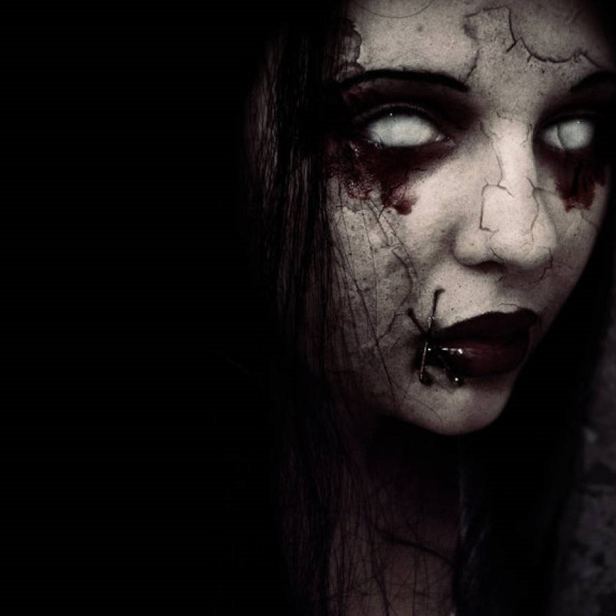 Bizarre n' Creepy blog https://t.co/VHOuNXsyap . We love everything weird and creepy. Ghosts, demons, werewolves, aliens, you name it.