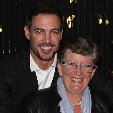 Amo mis hijos, mi país y a William Levy Me contesto el 04-06-12 Delegada @WLW_COL Lo conocí en su visita a Colombia 16-04-2015 TourMagnat Me siguió el 3-10-2015