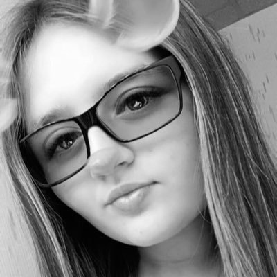 I sing sometimes. It's kind of a big deal (not really). If you have a smule account and the Sing! app, go follow me @ Lindseyluvs2sing