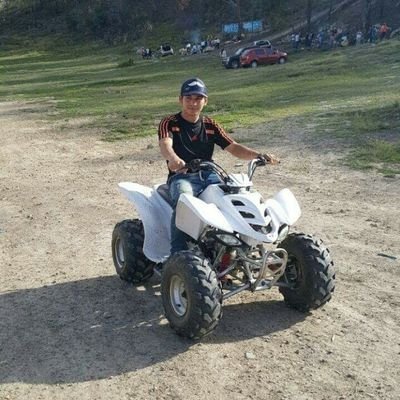 trianajonathan3's profile picture. 