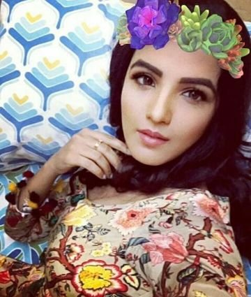 Instagram = Jasminbhasin_universe_ 
Love Jasmin Di more then anything on this planet
She was born to b a star n me her fangirl 
Yes guys perfection exist!  😍😘