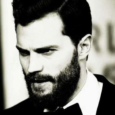 الصمت هو شي يصعب على الجميع تفسيره والصمت هو أفضل جواب لبعض الأسئلةفما اجملك عندما تلزم الصمت00 في امور تستوجب الصمت وما أجمل أن تصمت في وجه من ينتظر منك الكلام