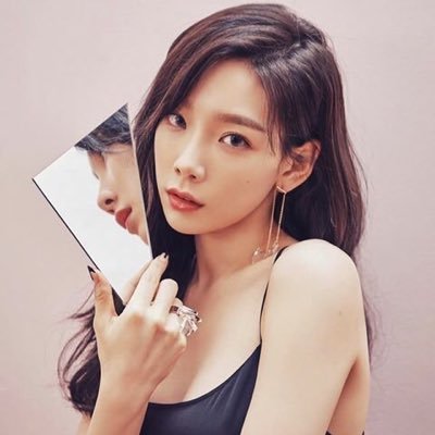 Taeyeon 少女時代 Taeyeon センイルチュッカヘ 本当に綺麗で可愛いテヨン そろそろ5歳児卒業かな ソシで1番好きなテヨン これからの活動も頑張ってください Kingtaeyeonday Happy29thtaeyeonday Taeyeon 少女時代 Snsd T Co