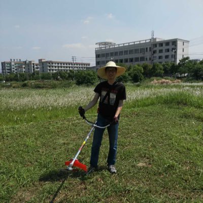 selling garden tools with good quality and competitive price,if you're interested in it,please call meSkype nantiana2 WhatsApp and Wechat +86188 69937060