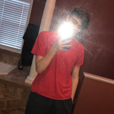 tylophobia's profile picture. 20, in college, I livestream sometimes: https://t.co/Nh38dJYhxX