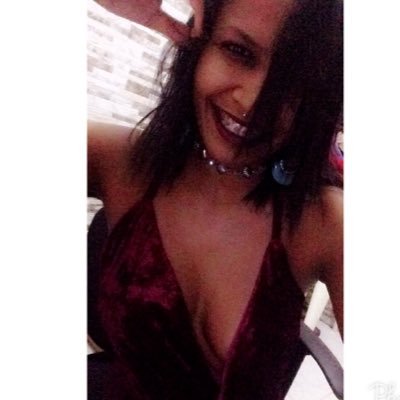 Você deve amar a si mesmo, porque quanto mais você se ama, menos precisará dos outros.