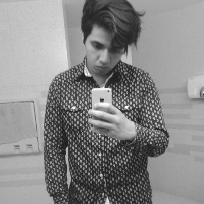Una de mis más grandes aspiraciones es ser periodista de videojuegos, ya pueden dejar de seguirme.