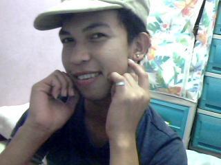 rhian_gay's profile picture. ,.judge me if ever they seen me olready .. sometimes moody .. hehe ..