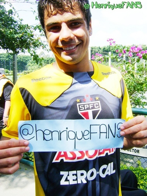 Fã Clube do atacante Henrique do SPFC,atualmente emprestado para o Vitória.   Since 07/04/2010 by @Caarol_Melo e @_Deeniise :)