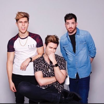 Scheme fans 😏 Named ash and courts:
If a redhead makes bread does that make him a ginger bread man?? 😂😂
Kris❤Aleksey❤kyle❤