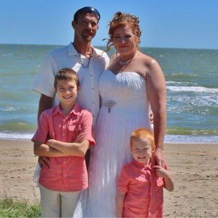 RedThompson01's profile picture. Loving wife, mother, daughter, sister, aunt, and friend.