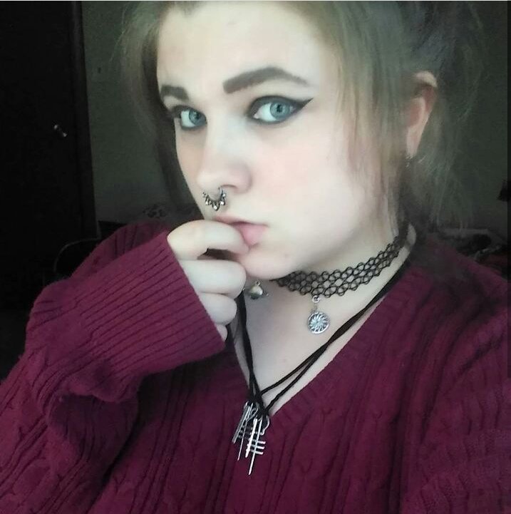 Hi im Peyton. Im just a loser that likes all kinds of music.