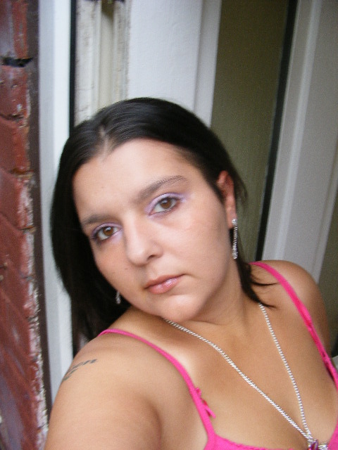 Mum to 2 beautiful girls - Maddison and Alexis.. They are my world and my best friends :D