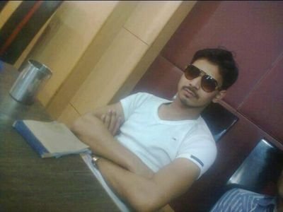 ना तो शायर हूँ मैं और न ही शायरी से मेरा कोई,
वास्ता है बस शौक बन गया है