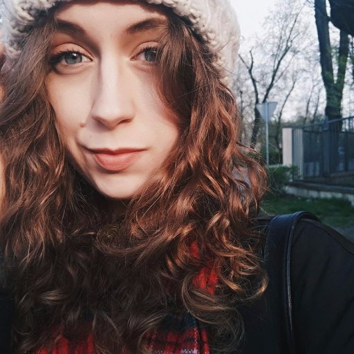 Miłośniczka grafiki, studentka Digital Design, pasjonatka PR i Social Media.
