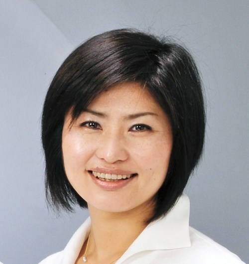 rosetearose's profile picture. フリーアナウンサー（元宮崎放送） ＭＲＴ「明日が見えるラジオ」（金18:15～18:45）、ほかラジオ番組いろいろ。ニュース、司会、ナレーションなど。劇団ゼロＱ、宵がたり( 語りユニット)、春窓(音楽と朗読のライブ)もどうぞご贔屓に！